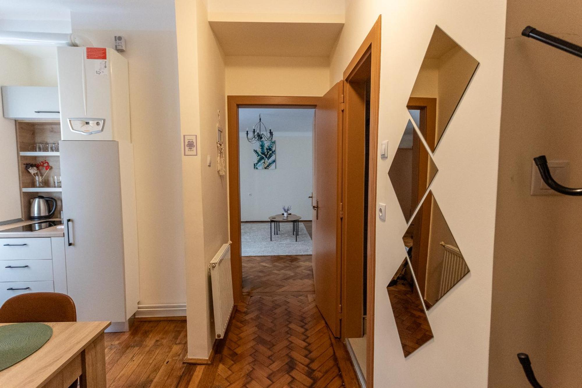 Supreme Deer Apartment Брашов Екстериор снимка