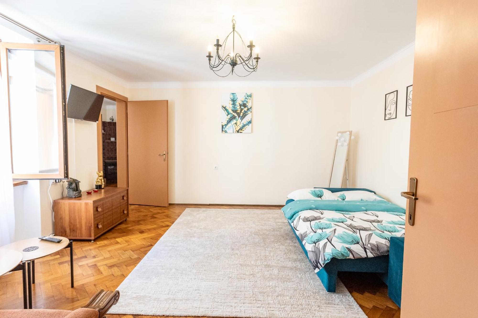 Supreme Deer Apartment Брашов Екстериор снимка