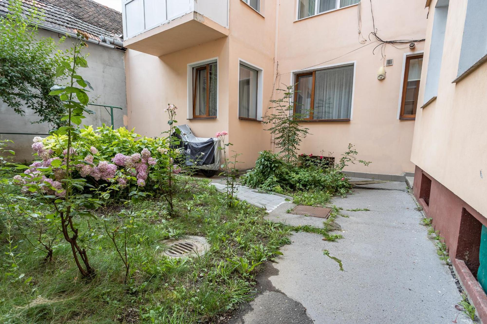 Supreme Deer Apartment Брашов Екстериор снимка